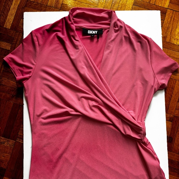 DKNY pink gross over top - wrap stylish - Picture 1 of 3